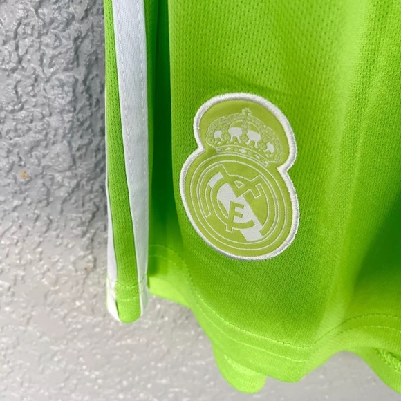 NWT- Adidas Real Madrid jersey set size medium Green - Picture 3 of 12